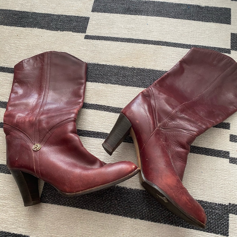 Amazing oxblood vintage heeled boots